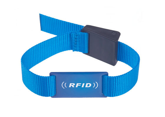 Le PVC adapté aux besoins du client étiquette les bracelets en nylon de festival de Rfid